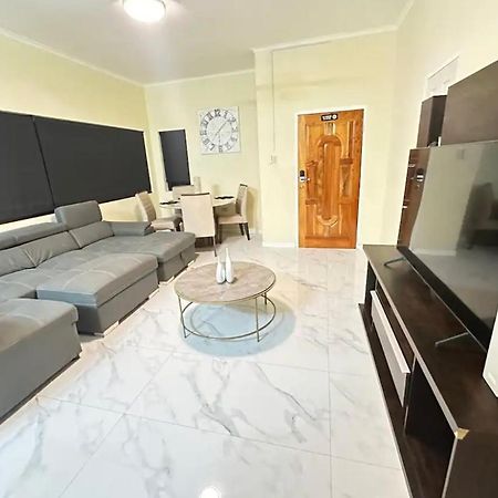 J Luxury Stay In Kingston Exterior foto