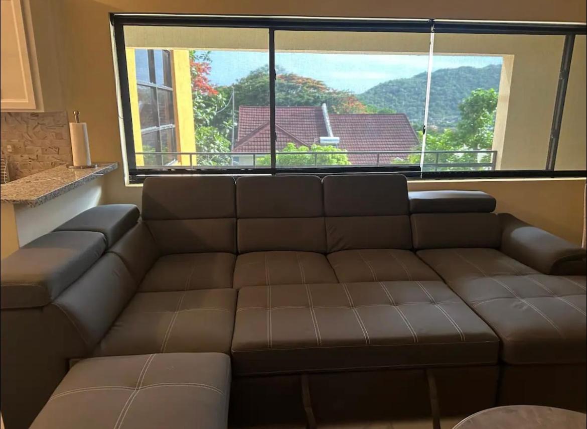 J Luxury Stay In Kingston Exterior foto