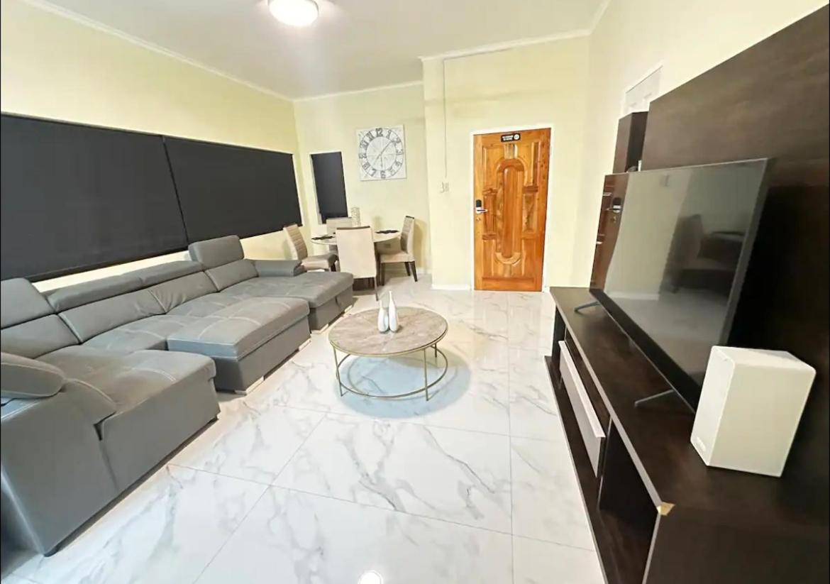 J Luxury Stay In Kingston Exterior foto